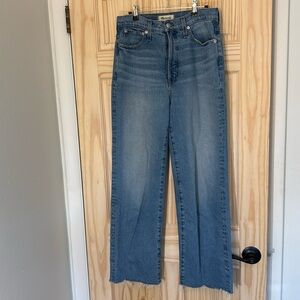 Madewell. The perfect vintage wide leg crop jeans in 28 tall. Great condition.
